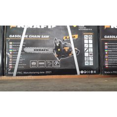   Kraft benzinmotoros láncfűrész + 14 kiegészítő KF/CHS42G-018